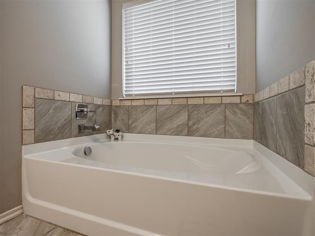 915 Eaglerock Lane Property Photo 28