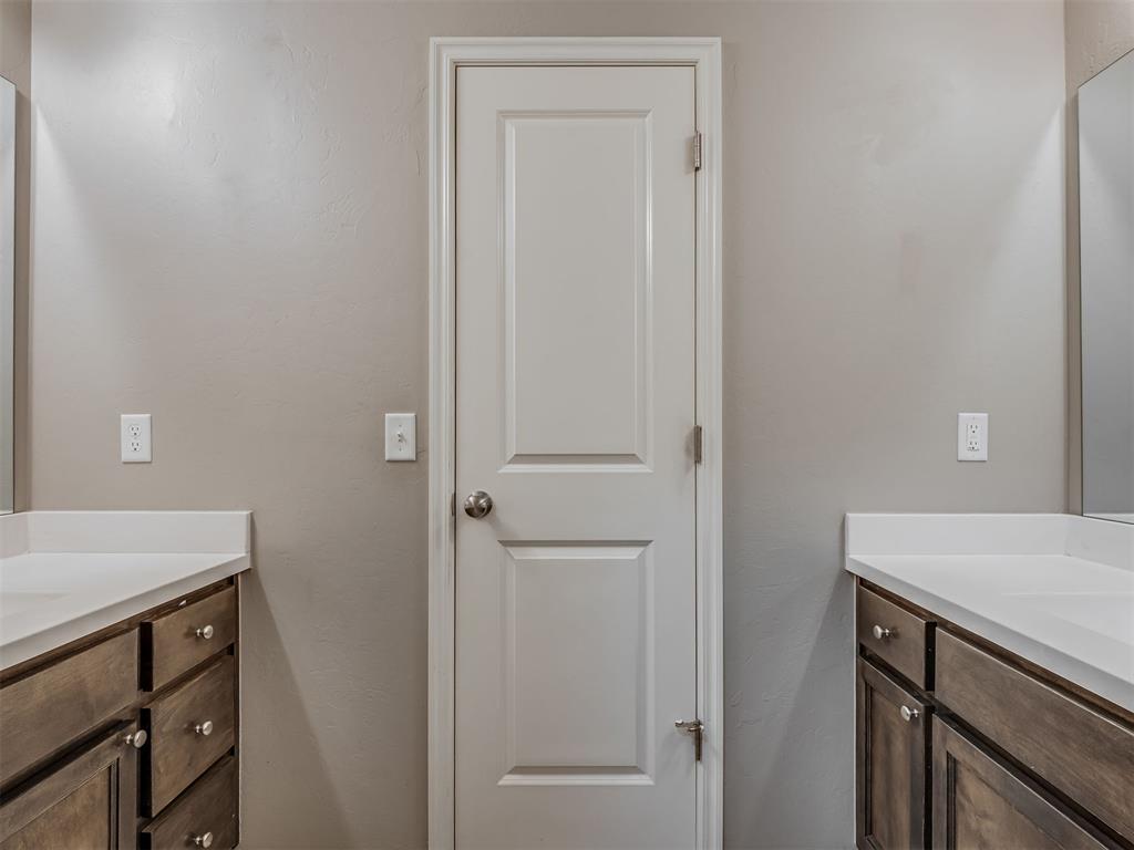 915 Eaglerock Lane Property Photo 31
