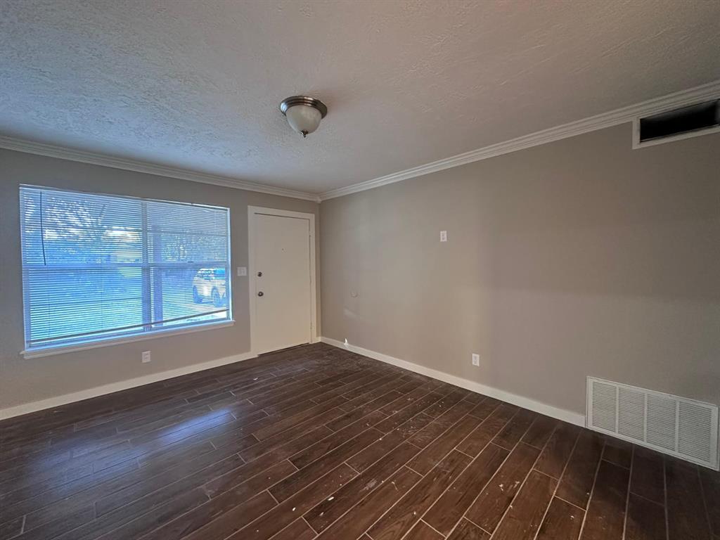 505 Clearview Drive Property Photo 2
