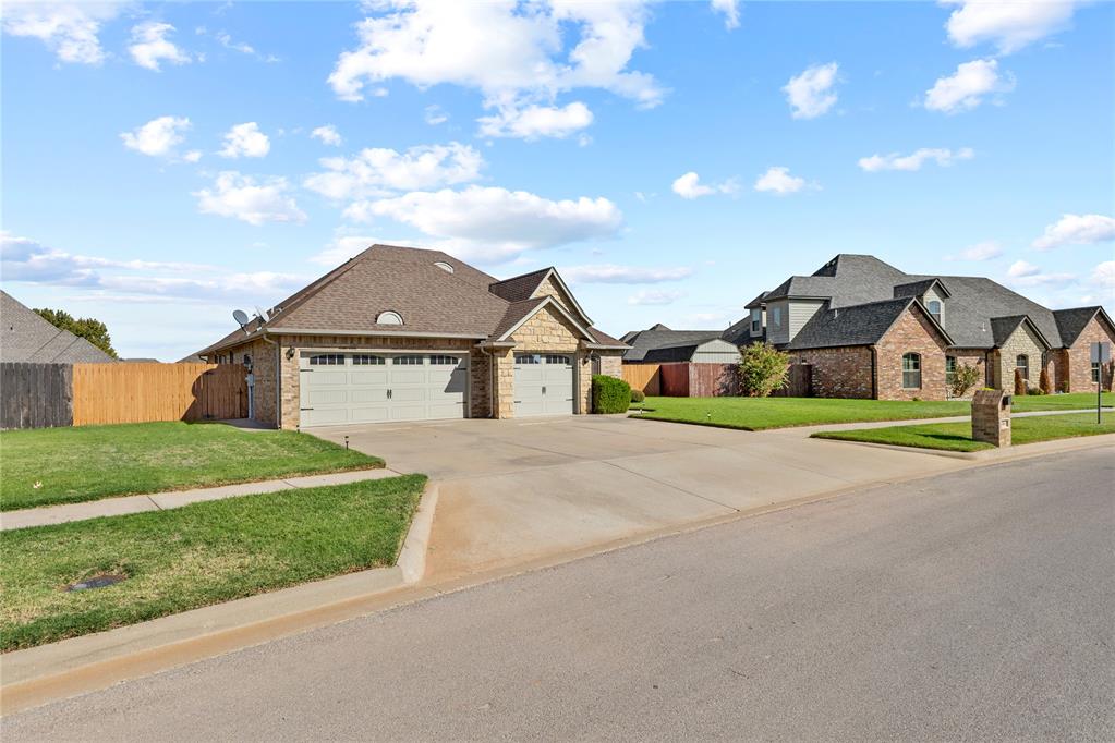 1304 Crimson Drive Property Photo 2