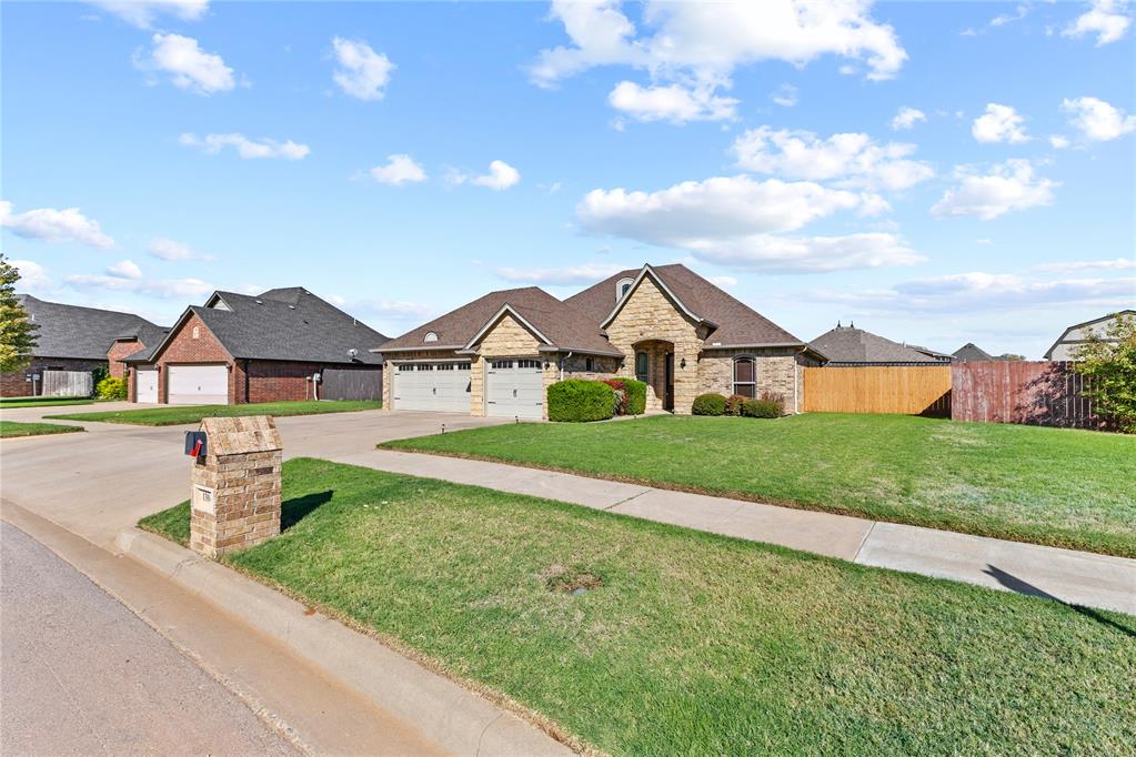 1304 Crimson Drive Property Photo 3