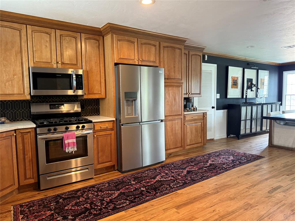1201 Glenbrook Terrace Property Photo 2