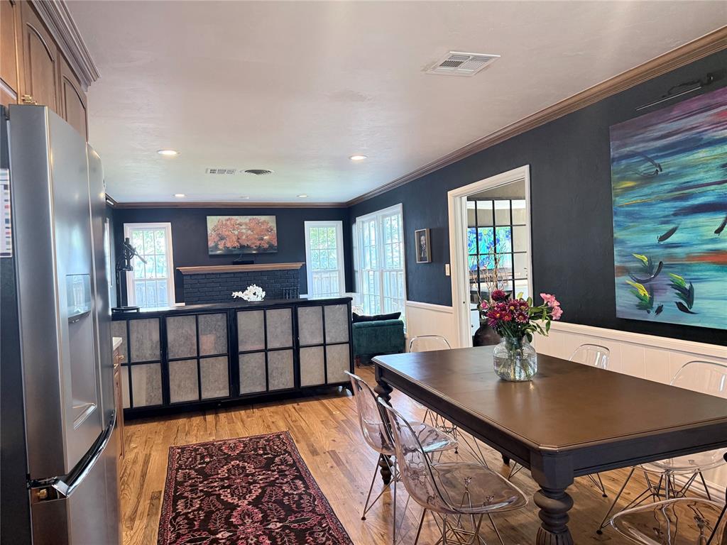 1201 Glenbrook Terrace Property Photo 3