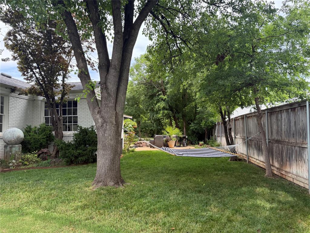 1201 Glenbrook Terrace Property Photo 19
