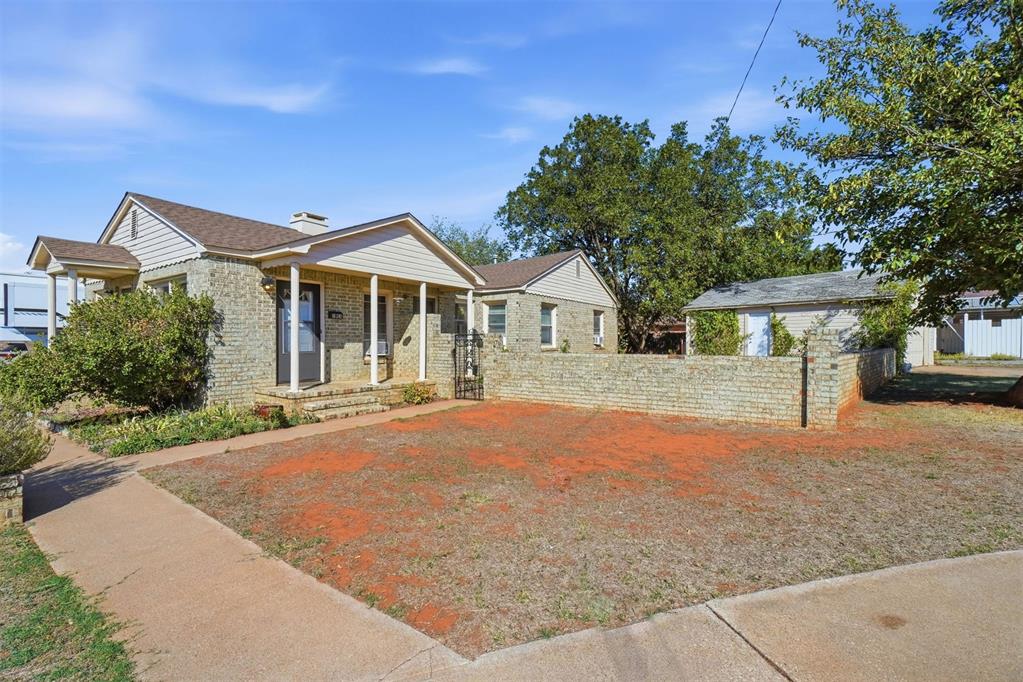 213 Shell Boulevard Property Photo 1