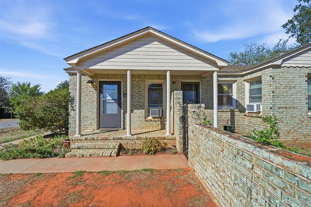 213 Shell Boulevard Property Photo 2