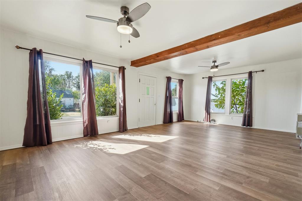 213 Shell Boulevard Property Photo 6