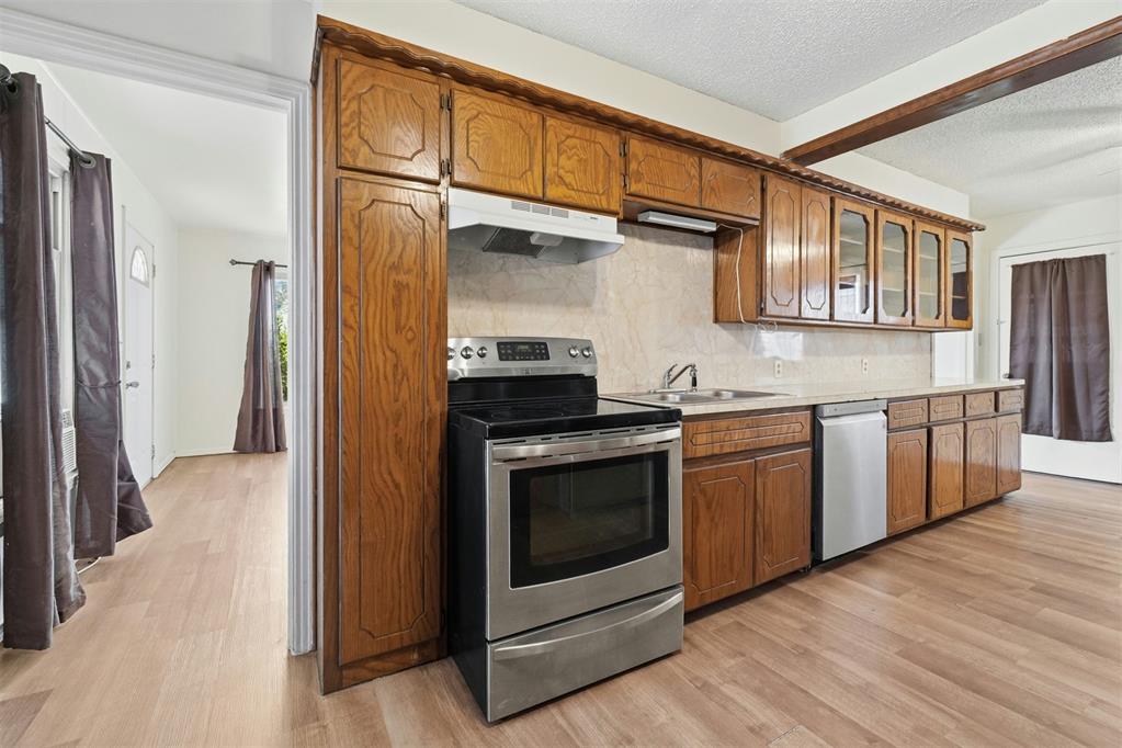 213 Shell Boulevard Property Photo 10