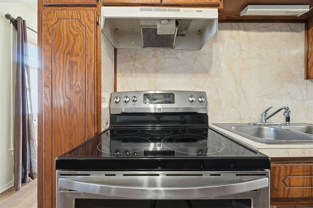 213 Shell Boulevard Property Photo 13