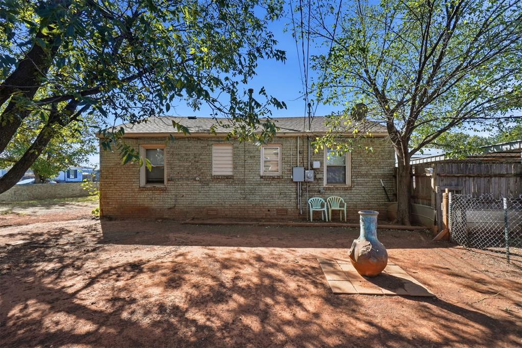 213 Shell Boulevard Property Photo 20