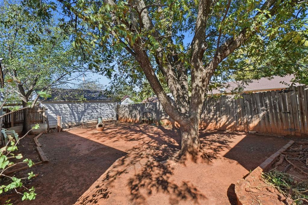 213 Shell Boulevard Property Photo 21