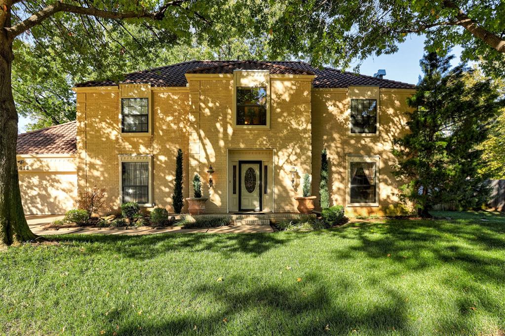 2413 S Wentworth Court Property Photo 2