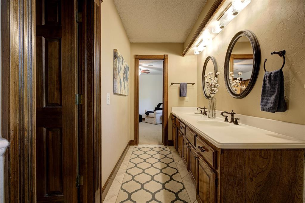 2413 S Wentworth Court Property Photo 38