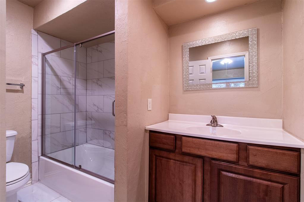 14007 Fairhill Avenue Property Photo 6