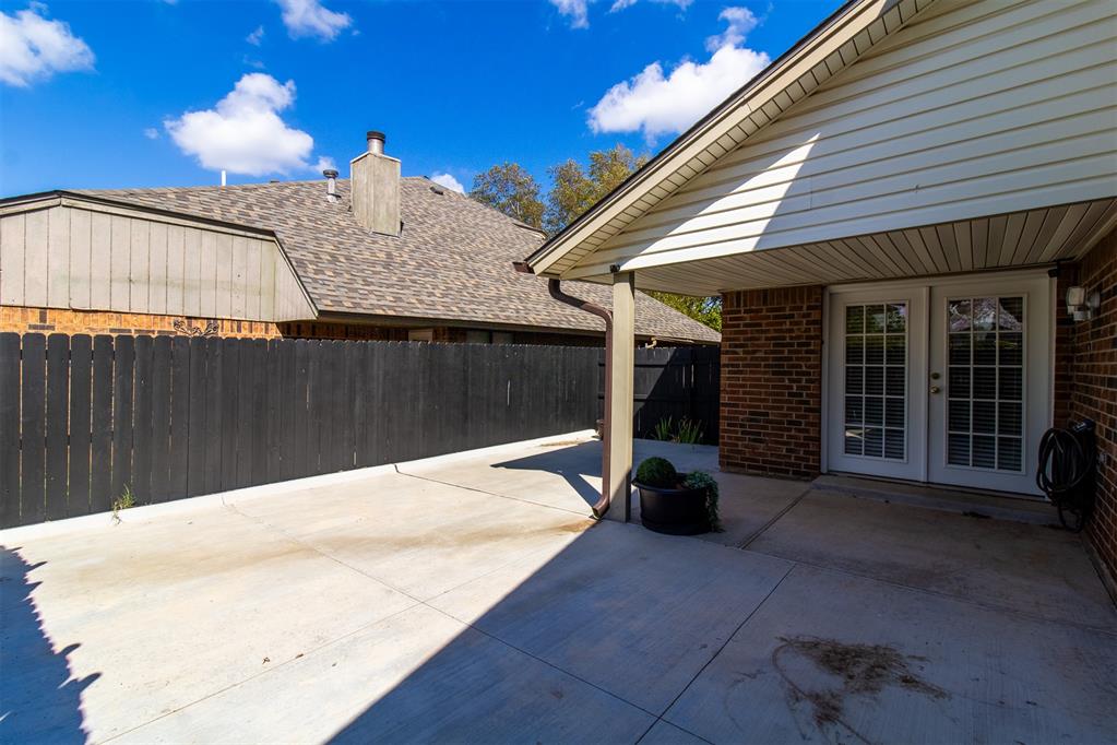 14007 Fairhill Avenue Property Photo 9