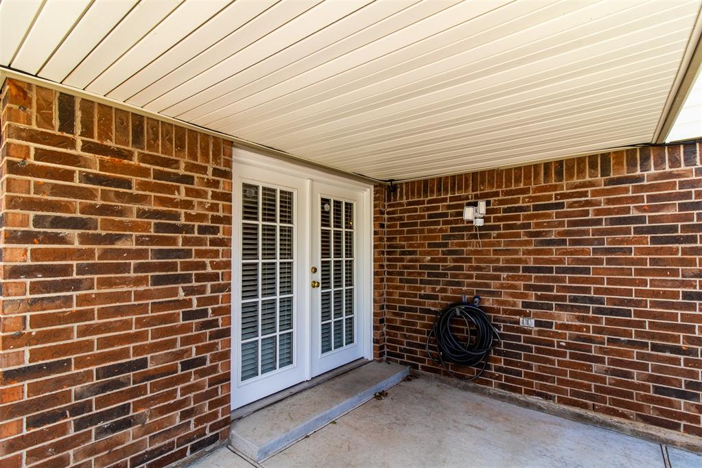 14007 Fairhill Avenue Property Photo 10