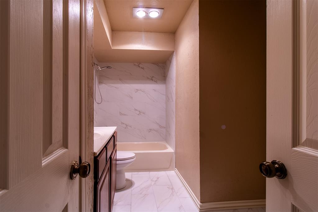 14007 Fairhill Avenue Property Photo 18