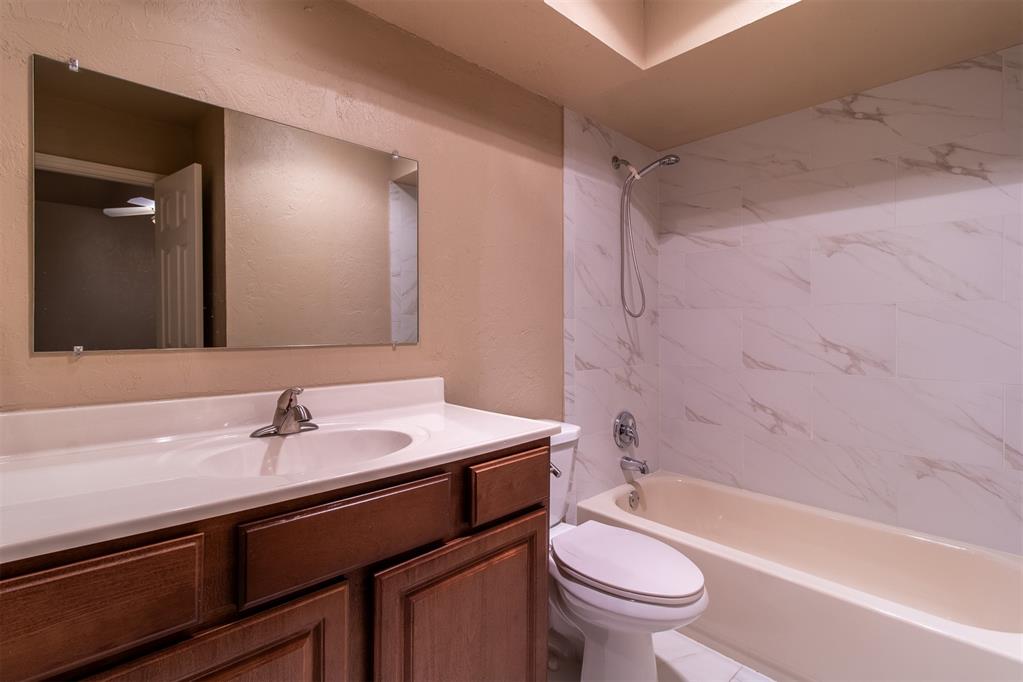 14007 Fairhill Avenue Property Photo 19