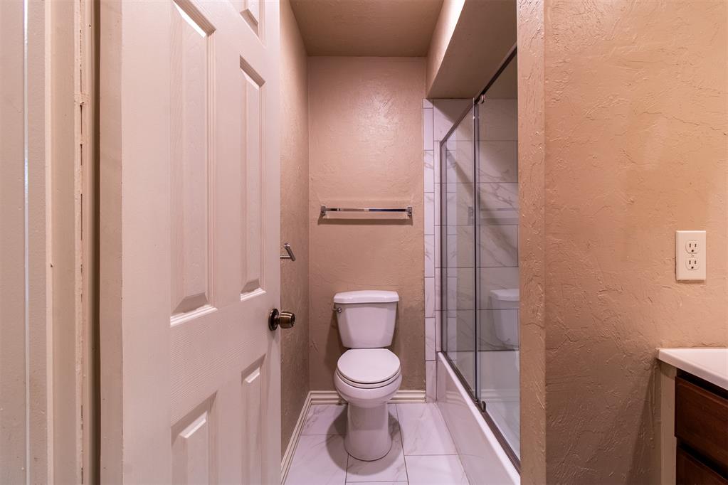 14007 Fairhill Avenue Property Photo 24