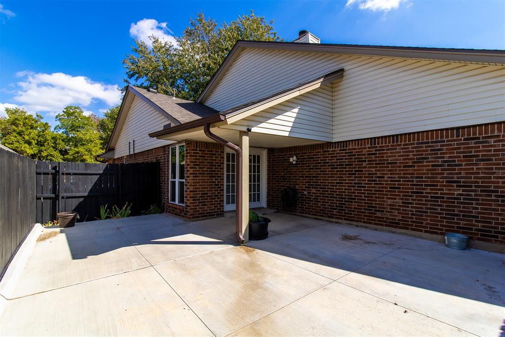 14007 Fairhill Avenue Property Photo 35