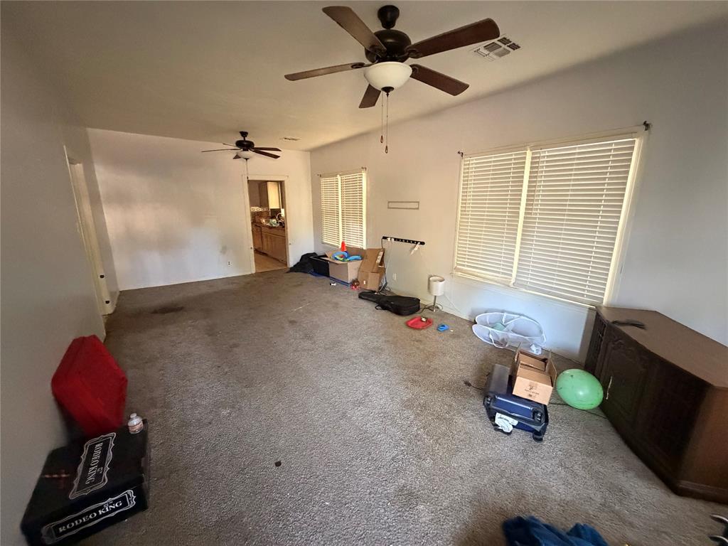 810 W Spruce Avenue Property Photo 5