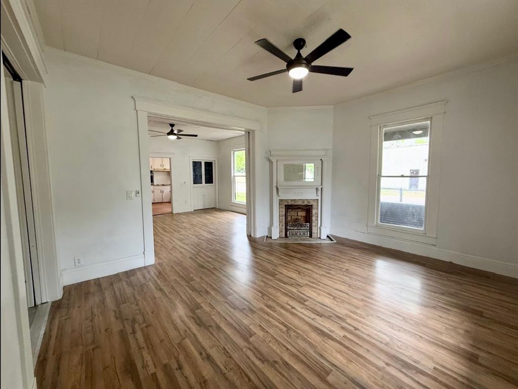 701 N Broadway Avenue Property Photo 4