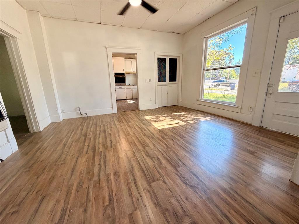 701 N Broadway Avenue Property Photo 10