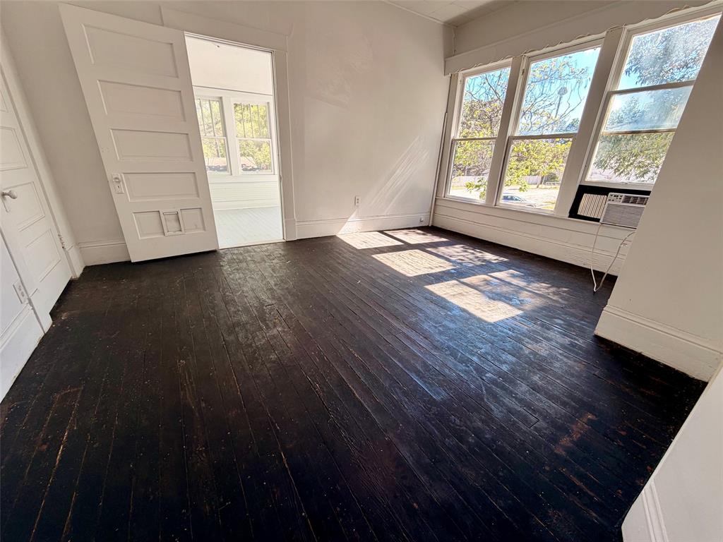 701 N Broadway Avenue Property Photo 13