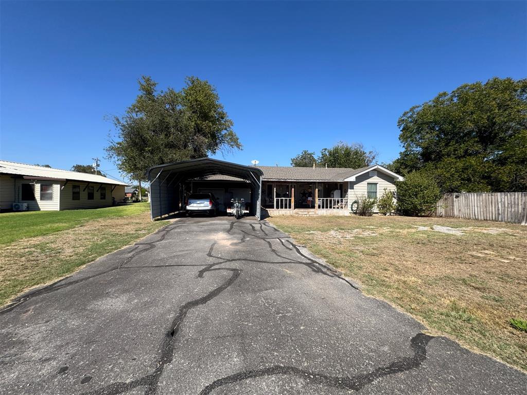 915 W C Street Property Photo 2