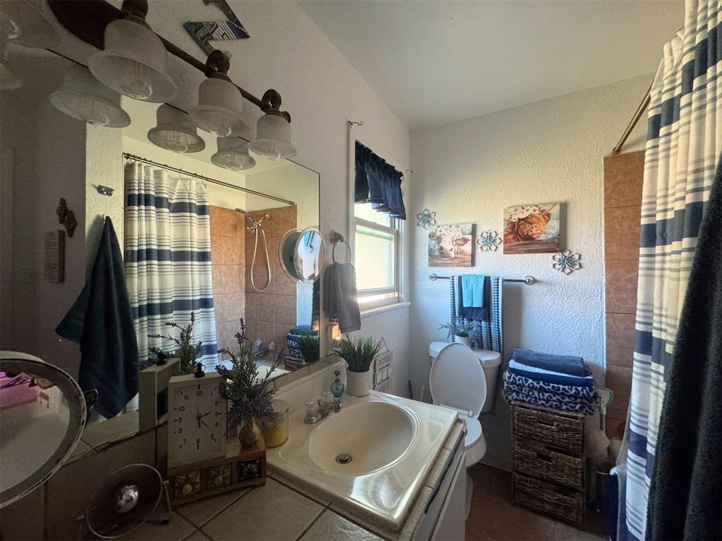 915 W C Street Property Photo 10