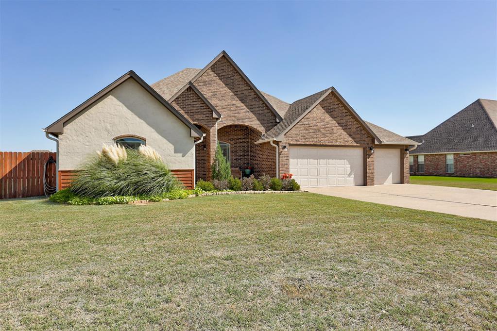 628 Stephany Drive Property Photo 3