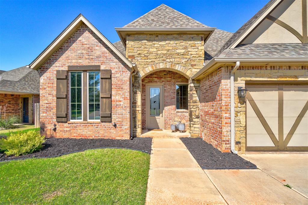 18836 Rolling Hill Way Property Photo 3
