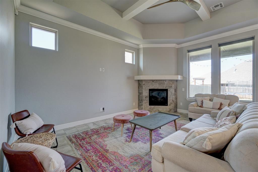 18836 Rolling Hill Way Property Photo 8