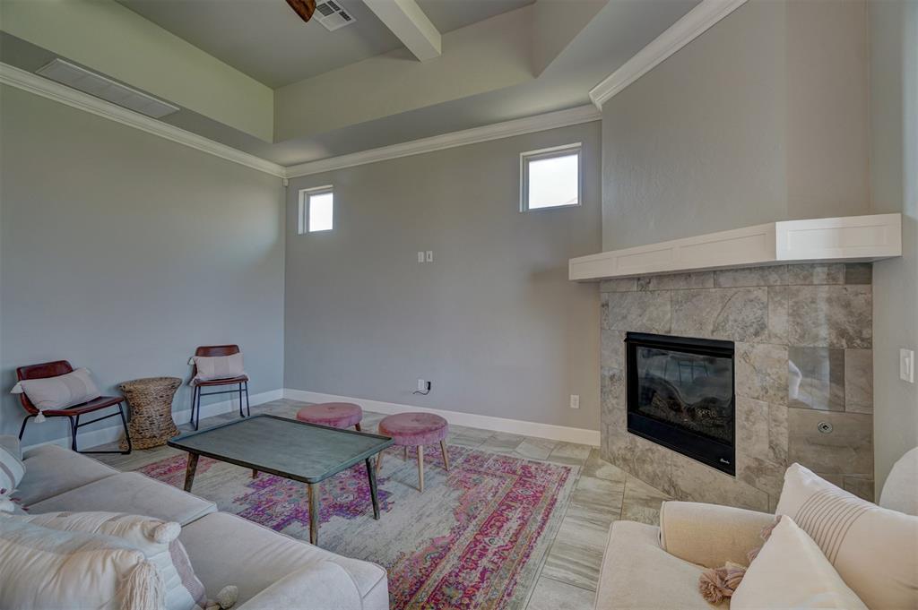18836 Rolling Hill Way Property Photo 9
