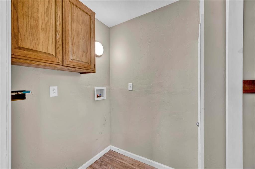 211 E 2nd Street Property Photo 24