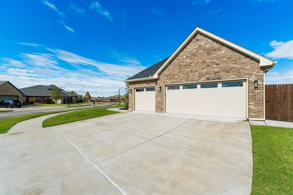 15108 Fountain Creek Lane Property Photo 5