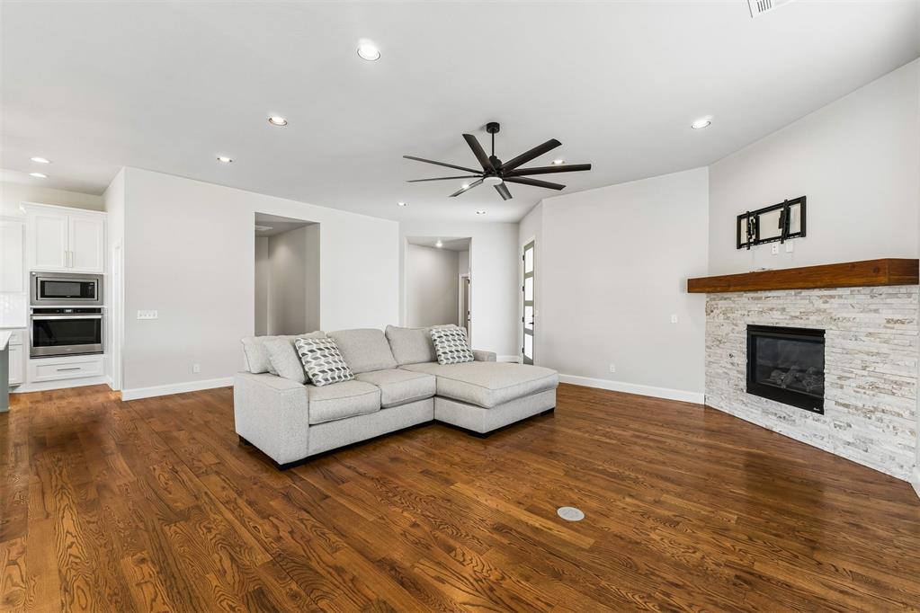 15108 Fountain Creek Lane Property Photo 8