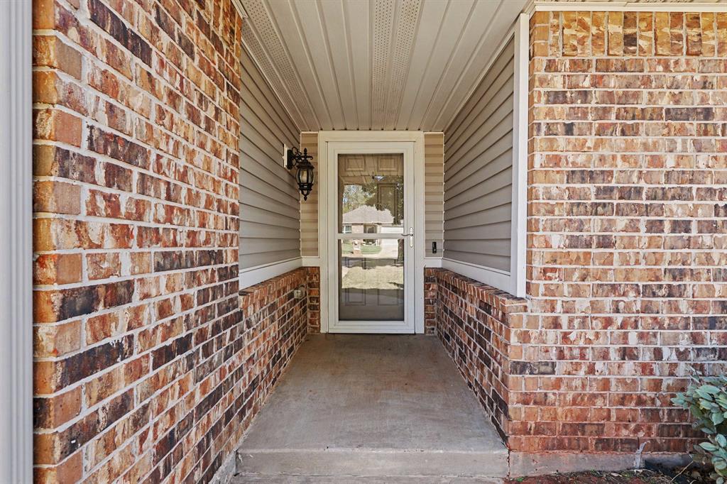 824 Crown Heights Lane Property Photo 3