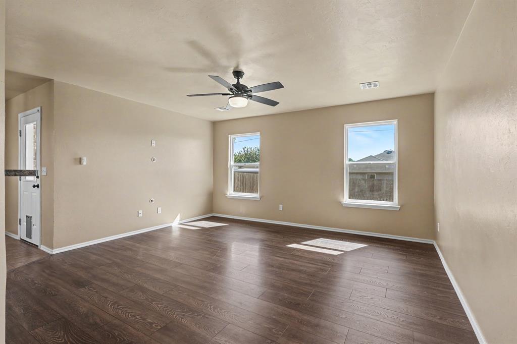 824 Crown Heights Lane Property Photo 5