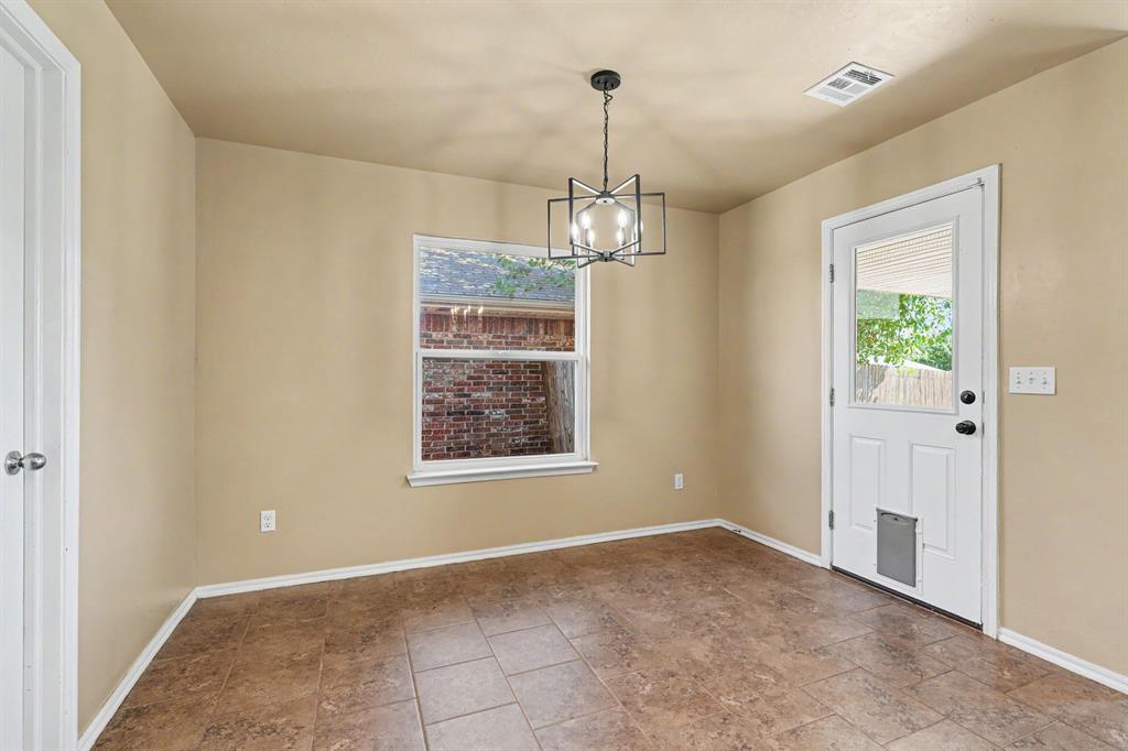 824 Crown Heights Lane Property Photo 11