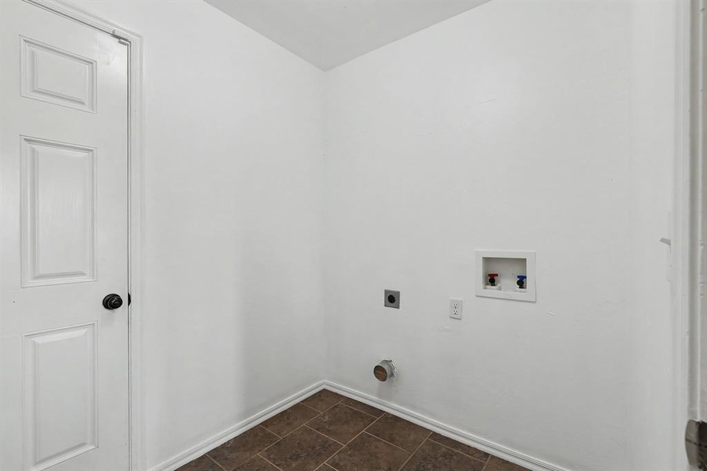 824 Crown Heights Lane Property Photo 24