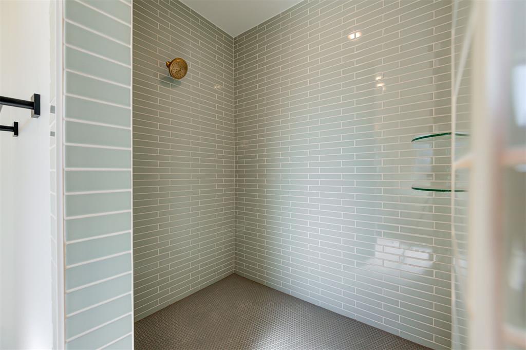 1224 Collis Court Property Photo 25