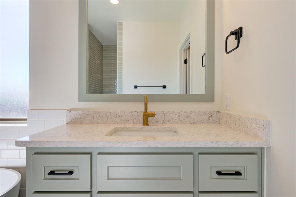 1224 Collis Court Property Photo 26