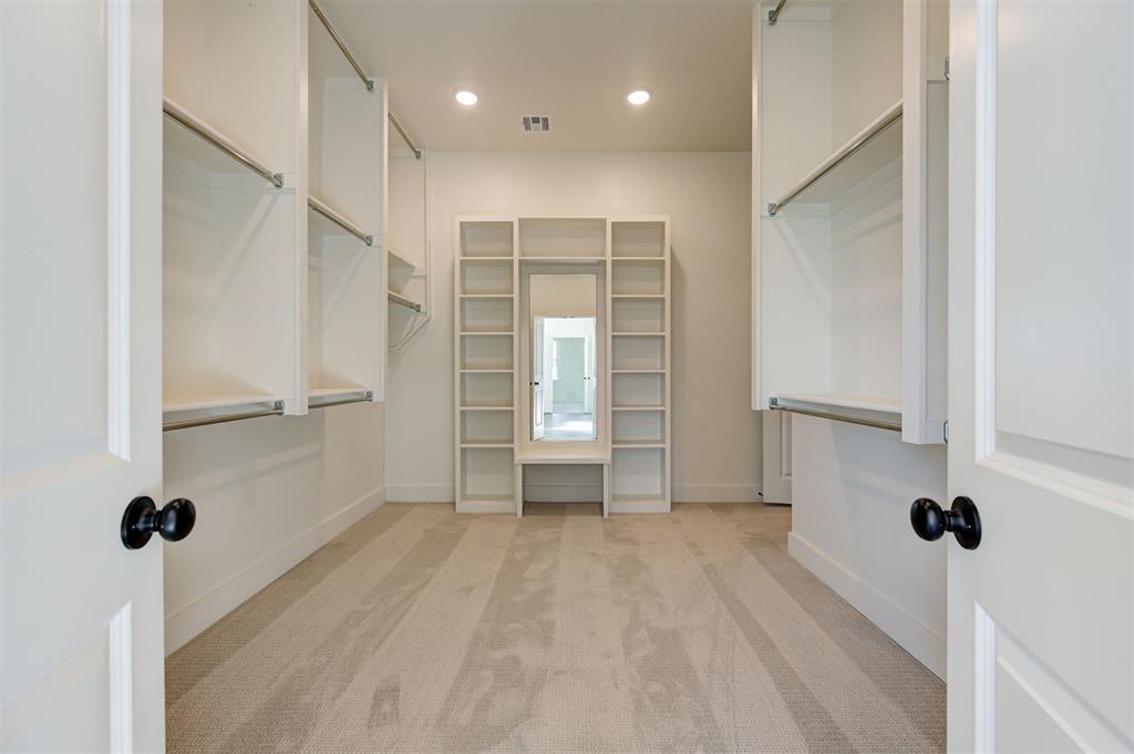1224 Collis Court Property Photo 27