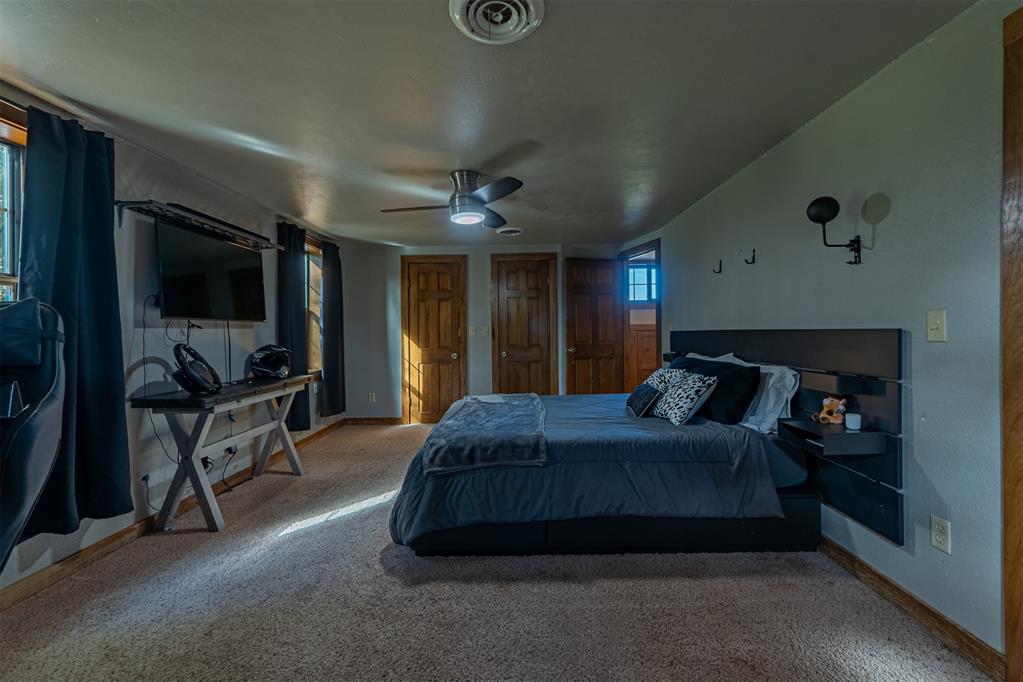 6315 River Oaks Road Property Photo 5