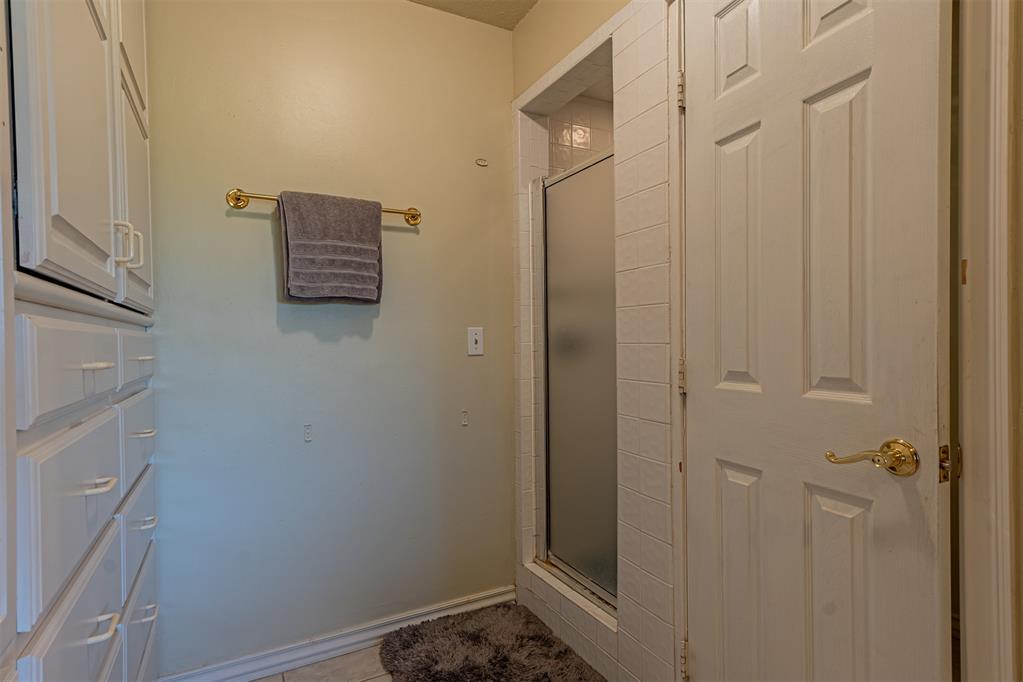 6315 River Oaks Road Property Photo 9