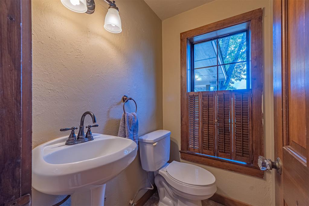6315 River Oaks Road Property Photo 14