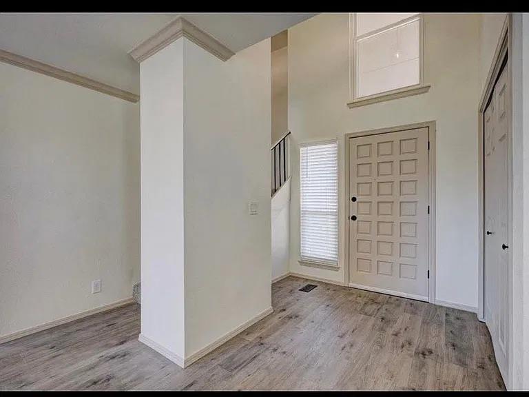 2221 S Shadowridge Court Property Photo 3