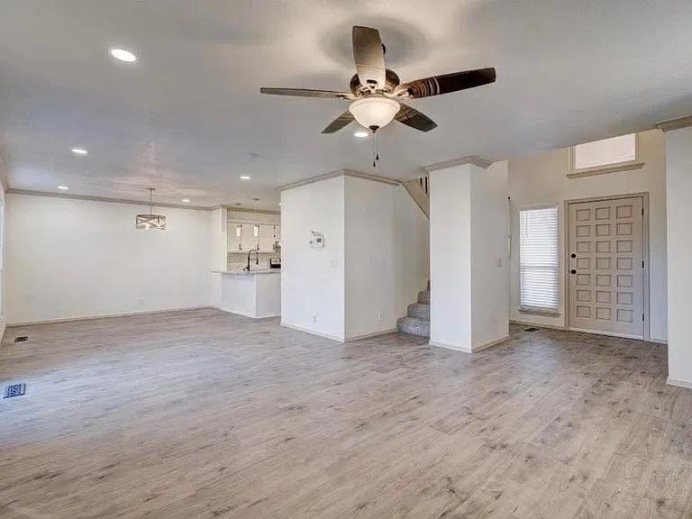 2221 S Shadowridge Court Property Photo 4