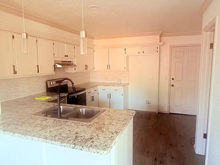 2221 S Shadowridge Court Property Photo 10